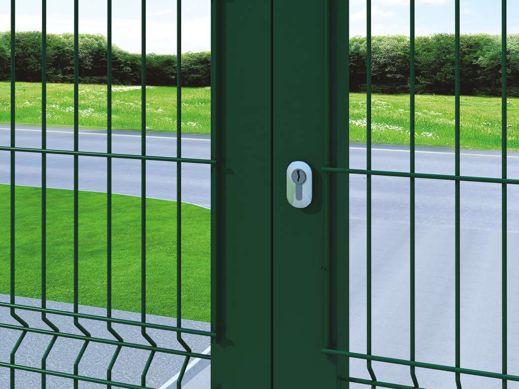 Ворота распашные со стальной рамой с заполнением сварной сеткой 15 Ворота распашные со стальной рамой с заполнением сварной сеткой 15