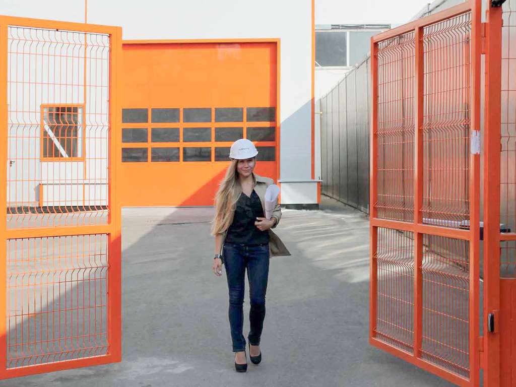 Ворота распашные со стальной рамой с заполнением сварной сеткой 9 Ворота распашные со стальной рамой с заполнением сварной сеткой 9