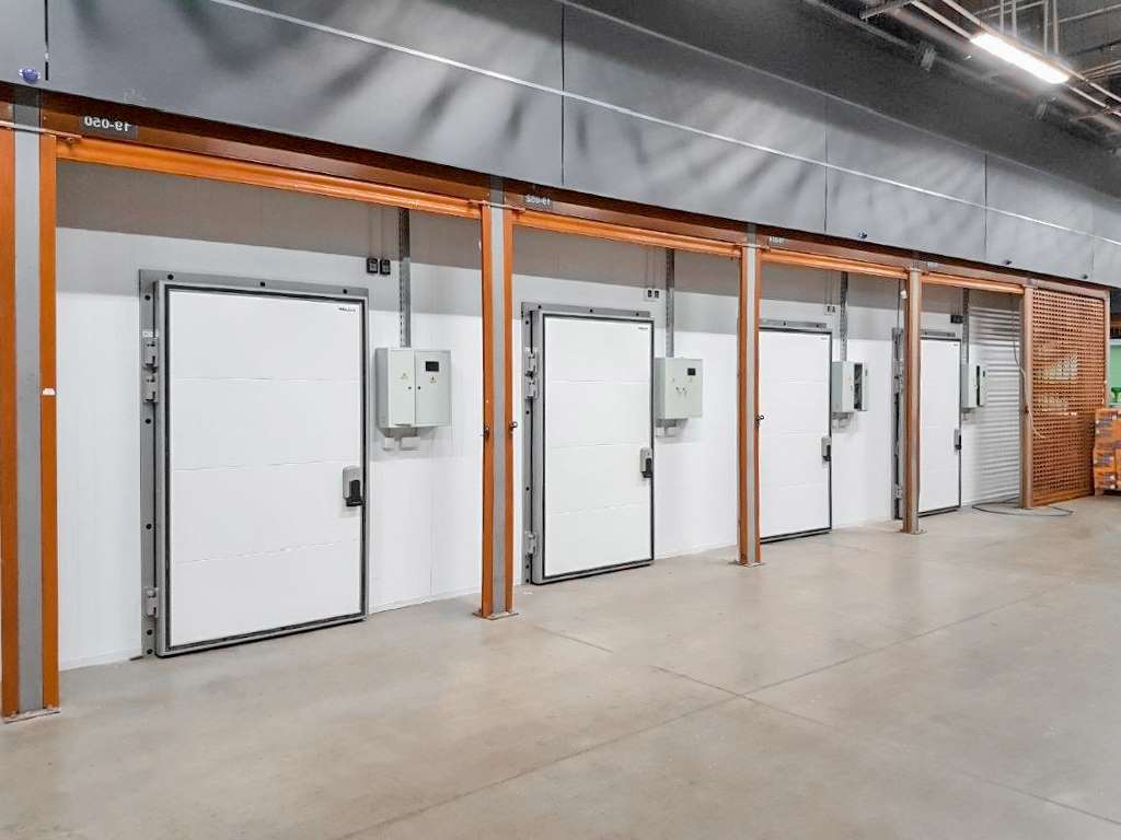 Холодильные распашные двери IsoDoor IDH1 для морозильных камер 16 Холодильные распашные двери IsoDoor IDH1 для морозильных камер 16